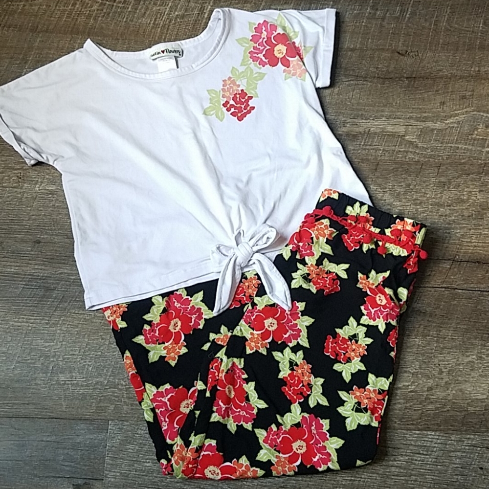 💥3/$15💥 Satin Flowers set